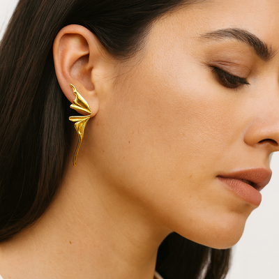 Aros Mariposas Doradas – Diseño etéreo en acero hipoalergénico