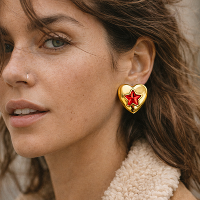 Aros Corazón Star – Acero Dorado con Cristal Rojo