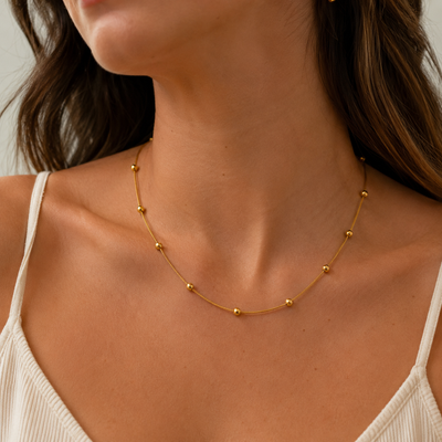 Collar Dorado con Bolitas de Acero Hipoalergénico para pieles sensibles