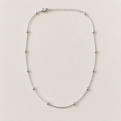 Collar Plateado con Bolitas de Acero Hipoalergénico para pieles sensibles