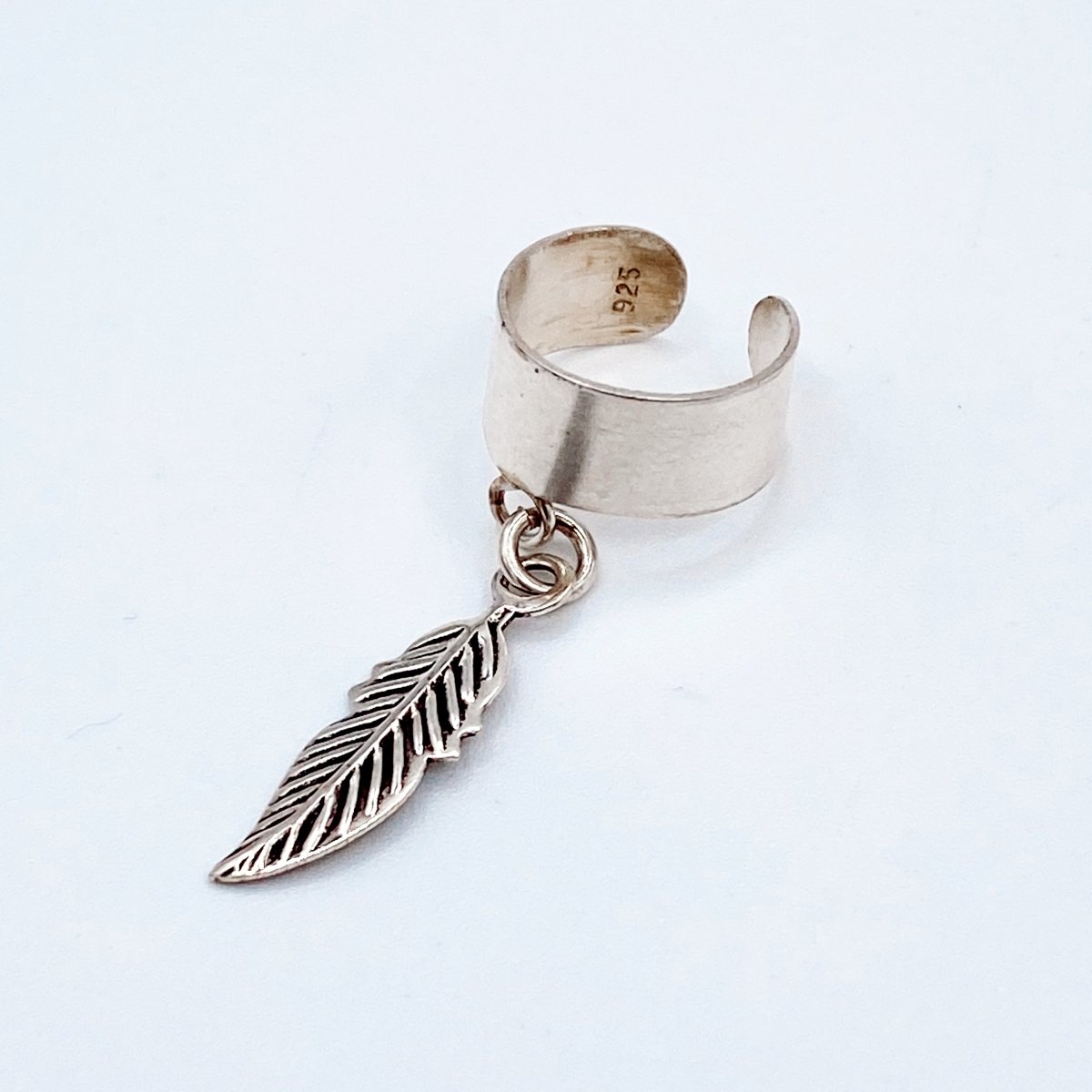 Aro Cuff Liso Pluma Plata - La Fábrica Store