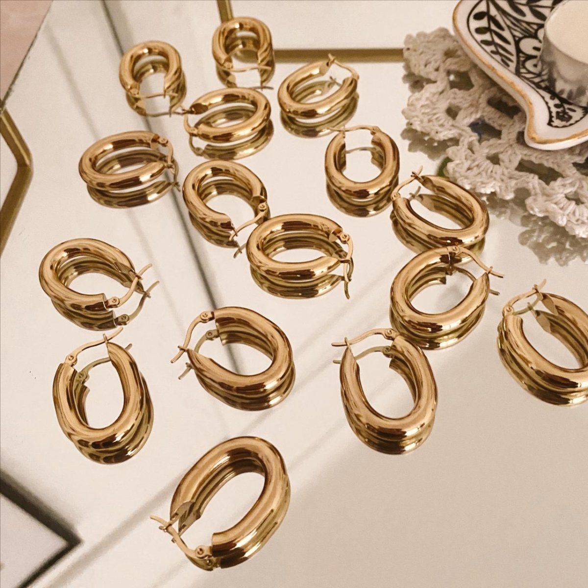 Aros Argolla Madonna Dorado - La Fábrica Store (6582493675582)