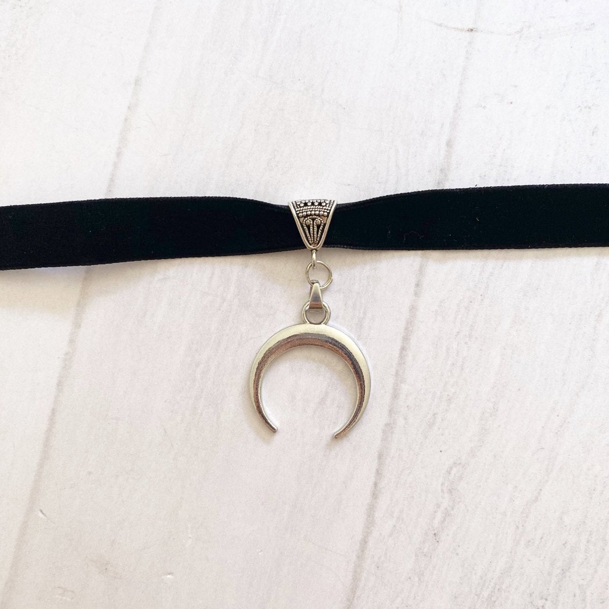 Choker Moon De terciopelo Negro Vintage - La Fábrica Store