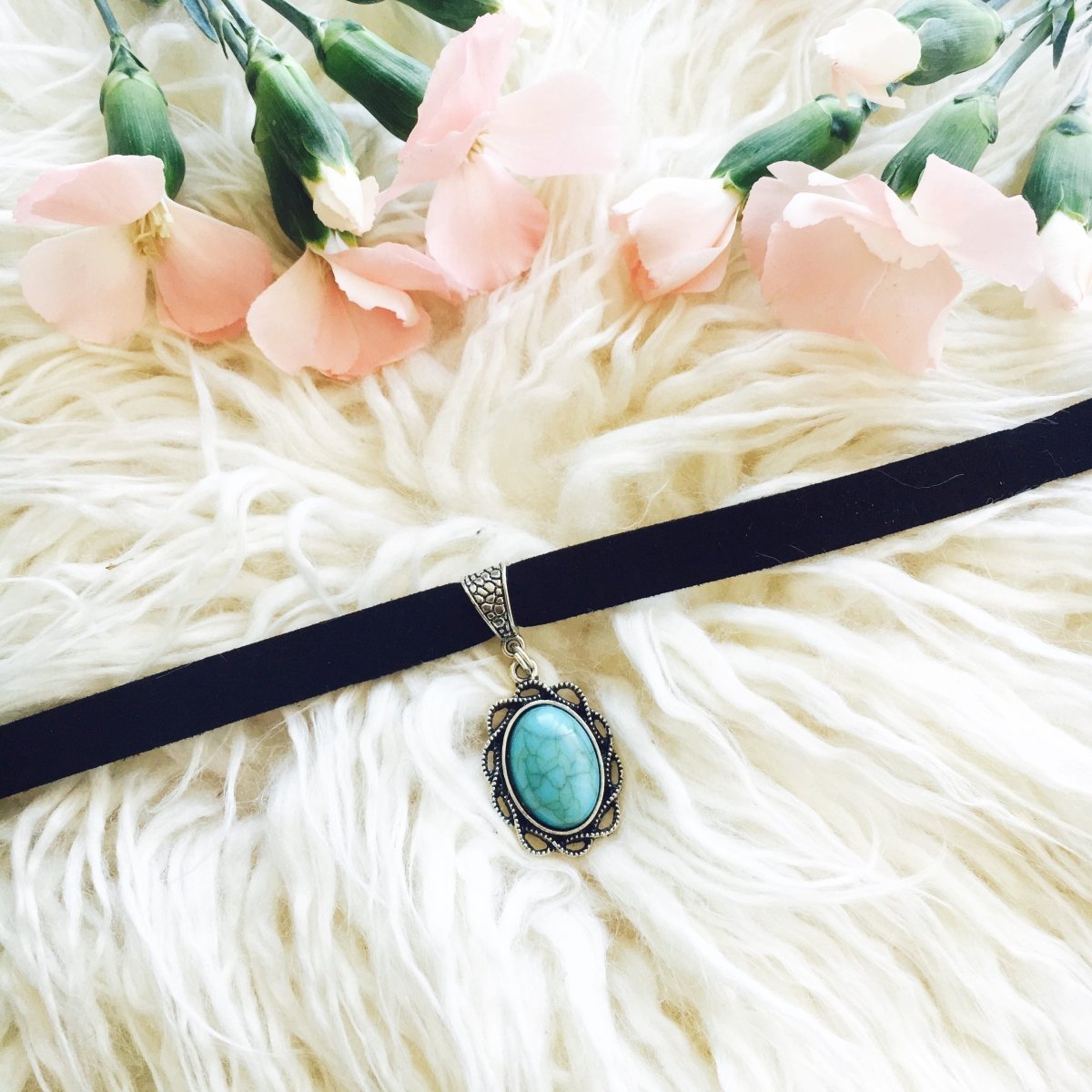 Choker  Gamuza Negro Amelie con Camafeo